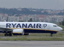Penumpang Malta Air Nyaris Terlempar Keluar Pesawat Akibat Kerusakan Jendela Kabin